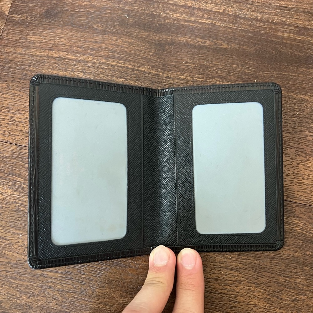 Louis Vuitton ID Cardholder - Picture 6 of 8